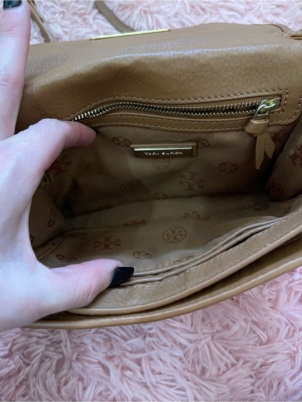Tory Burch Britten Combo Crossbody Bag Tan Pebbled Leather Gold Logo Flap Bag - Picture 5 of 9